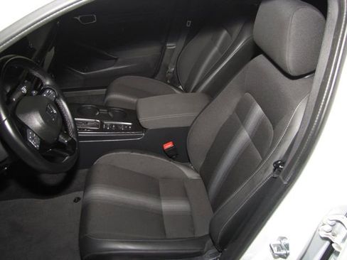 Certified 2025 Honda Civic Sport image 9