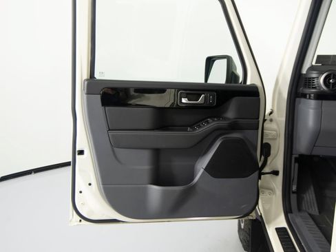 Used 2025 INEOS Grenadier Fieldmaster Edition AWD/4WD image 12