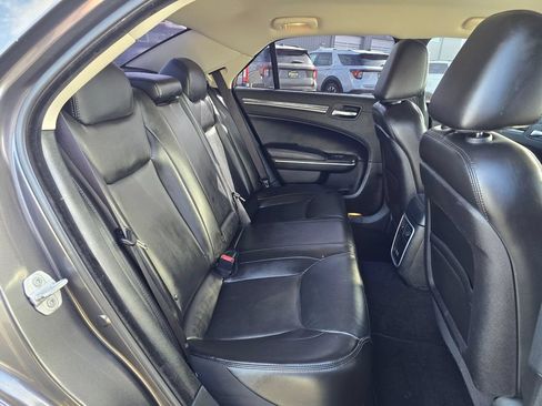 Used 2022 Chrysler 300 Touring L RWD image 15