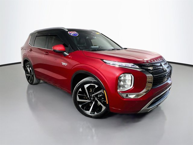 Used 2023 Mitsubishi Outlander SEL AWD/4WD image 2