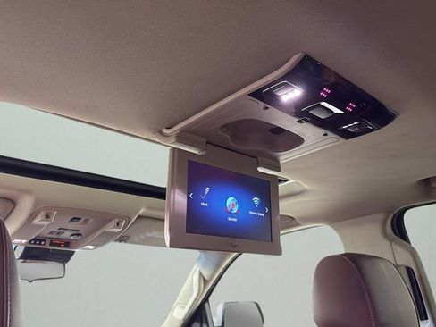 Used 2019 Cadillac Escalade Premium Luxury image 31