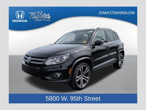 Used 2017 Volkswagen Tiguan SEL FWD image 1
