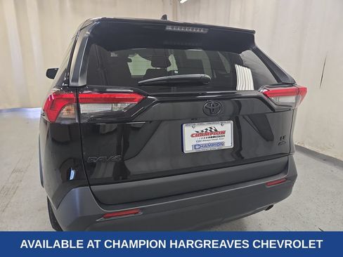 Used 2024 Toyota RAV4 LE AWD/4WD image 40