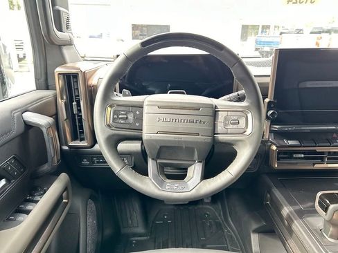 Used 2025 GMC Hummer EV 2X w/ Extreme Off-Road Package AWD/4WD image 13