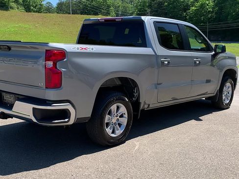 Used 2025 Chevrolet Silverado 1500 LT AWD/4WD image 4