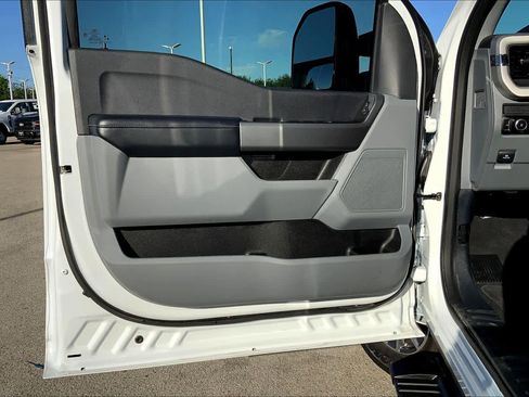 Used 2025 Ford F250 XL w/ STX Appearance Package image 22