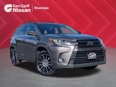 Used 2018 Toyota Highlander SE