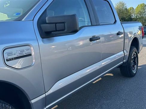 Used 2022 Ford F150 Lightning Pro AWD/4WD image 12
