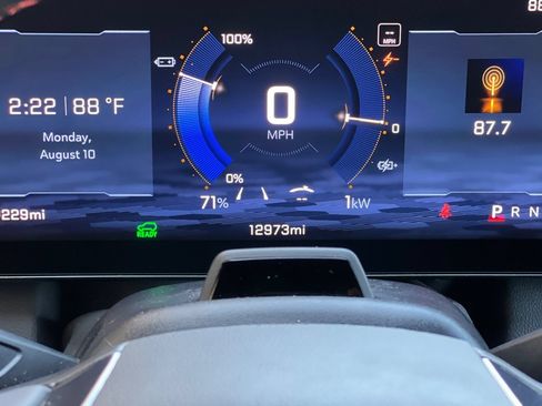 Used 2024 Chevrolet Equinox EV RS FWD image 36