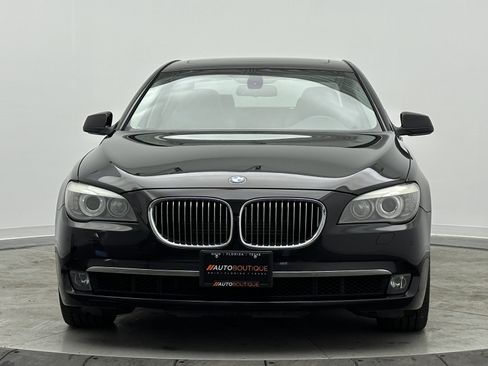 Used 2011 BMW 750i image 2