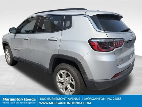 Used 2024 Jeep Compass Latitude AWD/4WD image 6