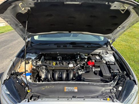 Used 2015 Ford Fusion SE w/ Equipment Group 201A FWD image 7