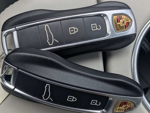 Used 2021 Porsche Panamera 4 w/ Premium Package AWD/4WD image 34
