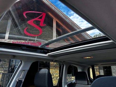 Used 2017 Subaru Forester 2.5i Premium image 17