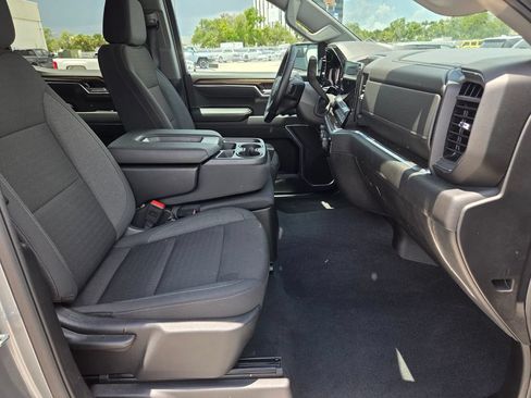 Used 2025 Chevrolet Silverado 1500 LT RWD image 16
