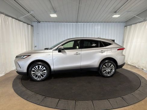 Used 2021 Toyota Venza Limited w/ Advanced Technology Package AWD/4WD image 2