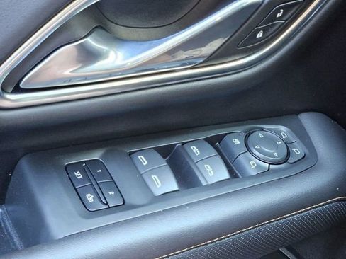 Used 2023 GMC Yukon XL AT4 w/ AT4 Premium Plus Package image 21