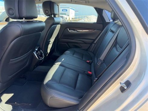 Used 2013 Cadillac XTS Luxury image 7