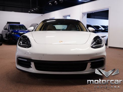 Used 2019 Porsche Panamera image 2