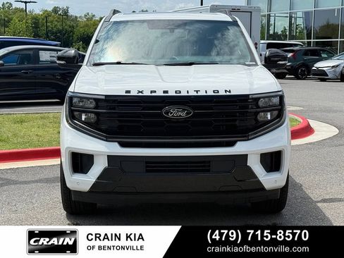 Used 2026 Ford Expedition Platinum w/ Stealth Performance Package AWD/4WD image 2