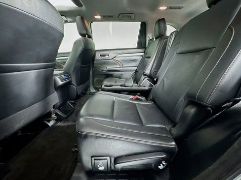 Used 2018 Toyota Highlander XLE image 33
