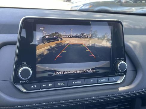 Used 2025 Nissan Rogue S image 24