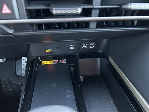 Used 2025 Toyota Camry XSE image 16