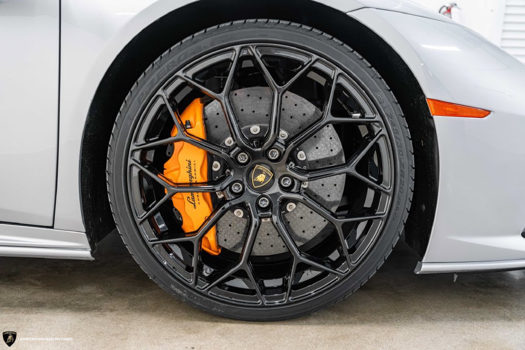 Used 2020 Lamborghini Huracan EVO AWD/4WD image 9