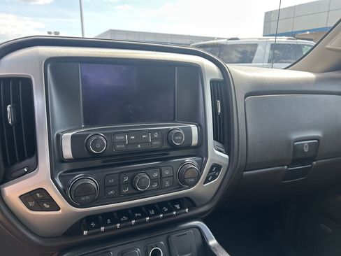 Used 2015 GMC Sierra 2500 SLT w/ Duramax Plus Package image 4