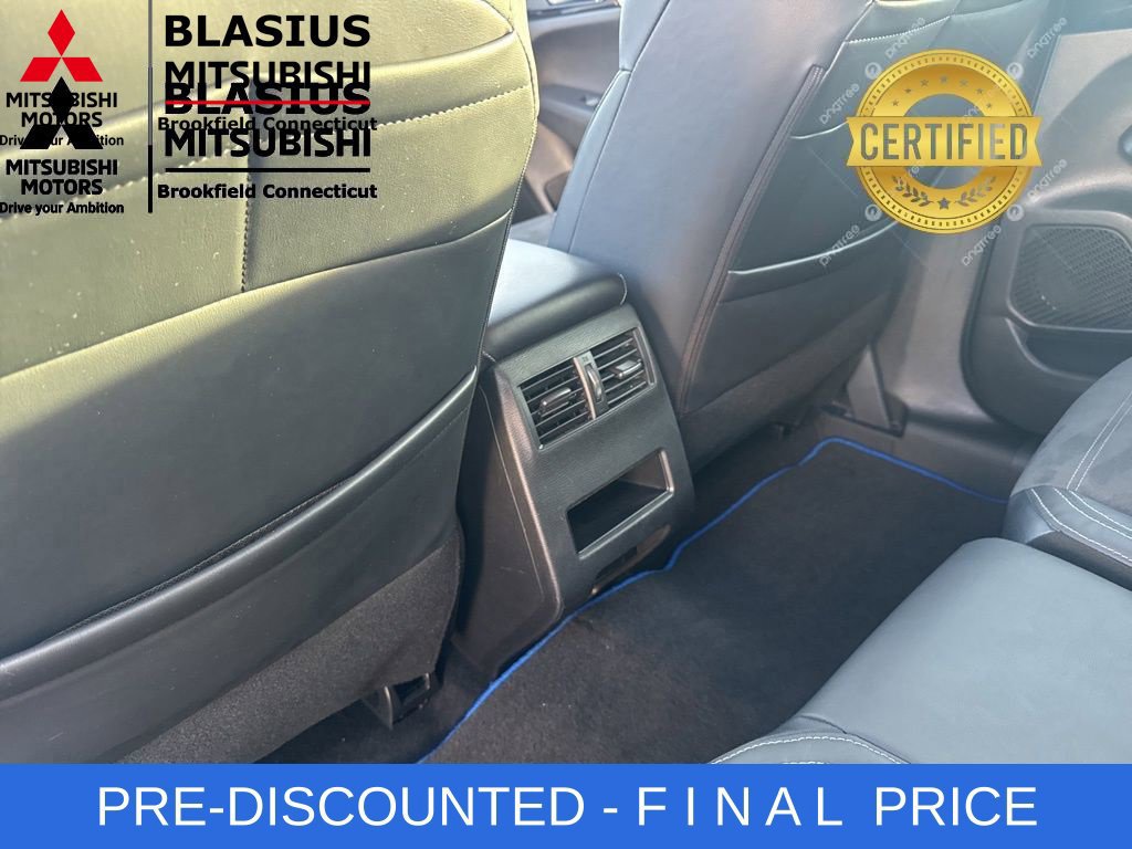 Used 2023 Mitsubishi Outlander 4WD Plug-In Hybrid image 32