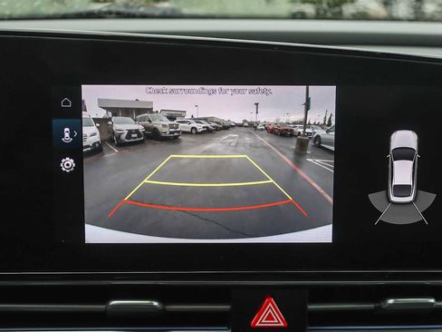 Used 2023 Hyundai Elantra Limited image 24