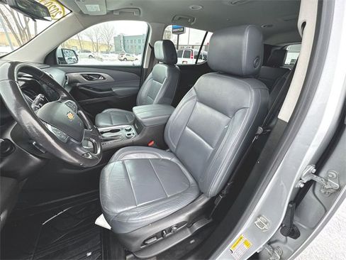 Used 2020 Chevrolet Traverse LT w/ LT Premium Package image 19
