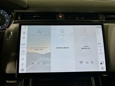 New 2026 Land Rover Range Rover Velar Dynamic SE image 16