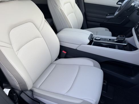 New 2026 Nissan Pathfinder SL AWD/4WD image 25
