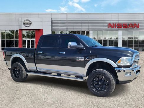 Used 2018 RAM 2500 Laramie w/ Convenience Group image 2