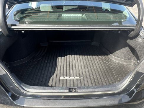 Used 2023 Toyota Camry SE image 9