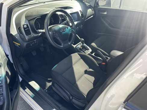 Used 2018 Kia Forte LX FWD image 7