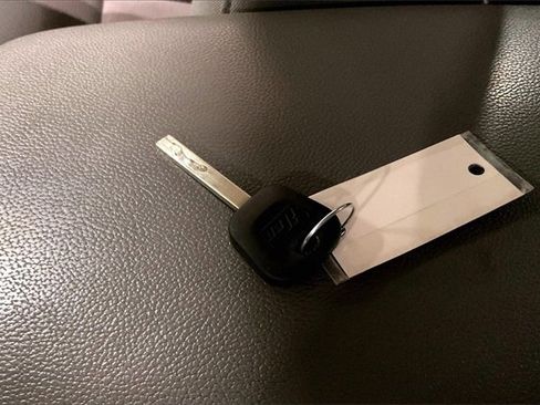 Used 2020 Chevrolet Colorado W/T image 11