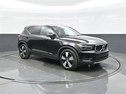 Used 2019 Volvo XC40 T5 Momentum