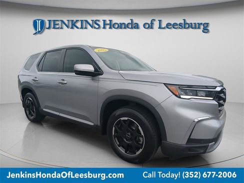 Certified 2025 Honda Pilot EX-L image 6