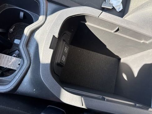 Used 2025 Toyota RAV4 XLE image 21