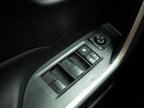 Used 2022 Toyota RAV4 LE image 27