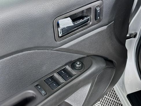Used 2011 Ford Fusion SE image 24