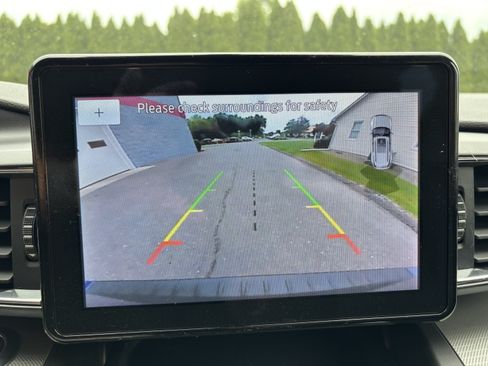 Used 2020 Ford Explorer XLT w/ Equipment Group 202A AWD/4WD image 28