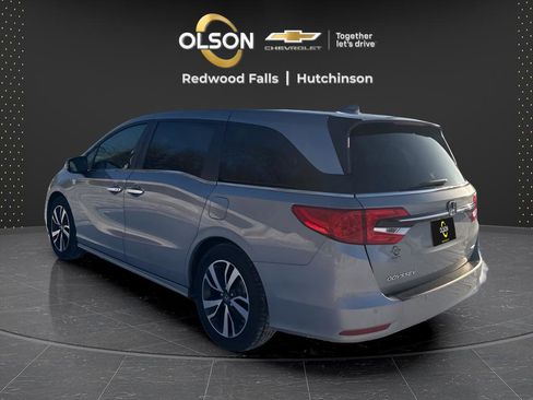 Used 2024 Honda Odyssey Touring image 3