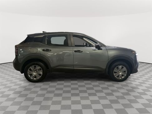 Used 2025 Nissan Kicks S w/ Charging Package image 2