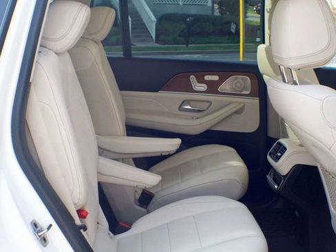 Used 2022 Mercedes-Benz GLS 450 4MATIC image 53