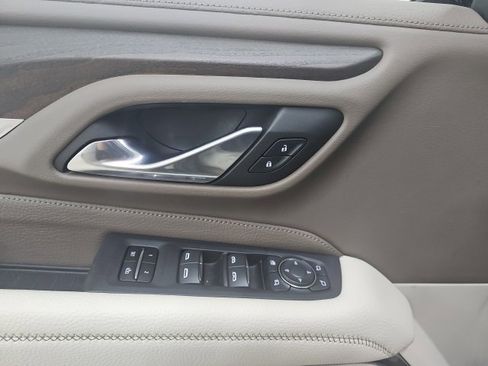 Used 2021 GMC Yukon Denali w/ Denali Premium Package image 29