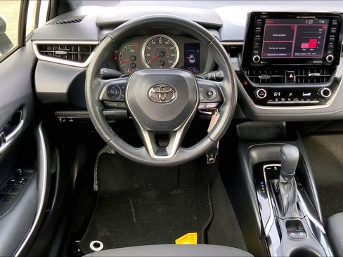 Used 2022 Toyota Corolla SE image 5