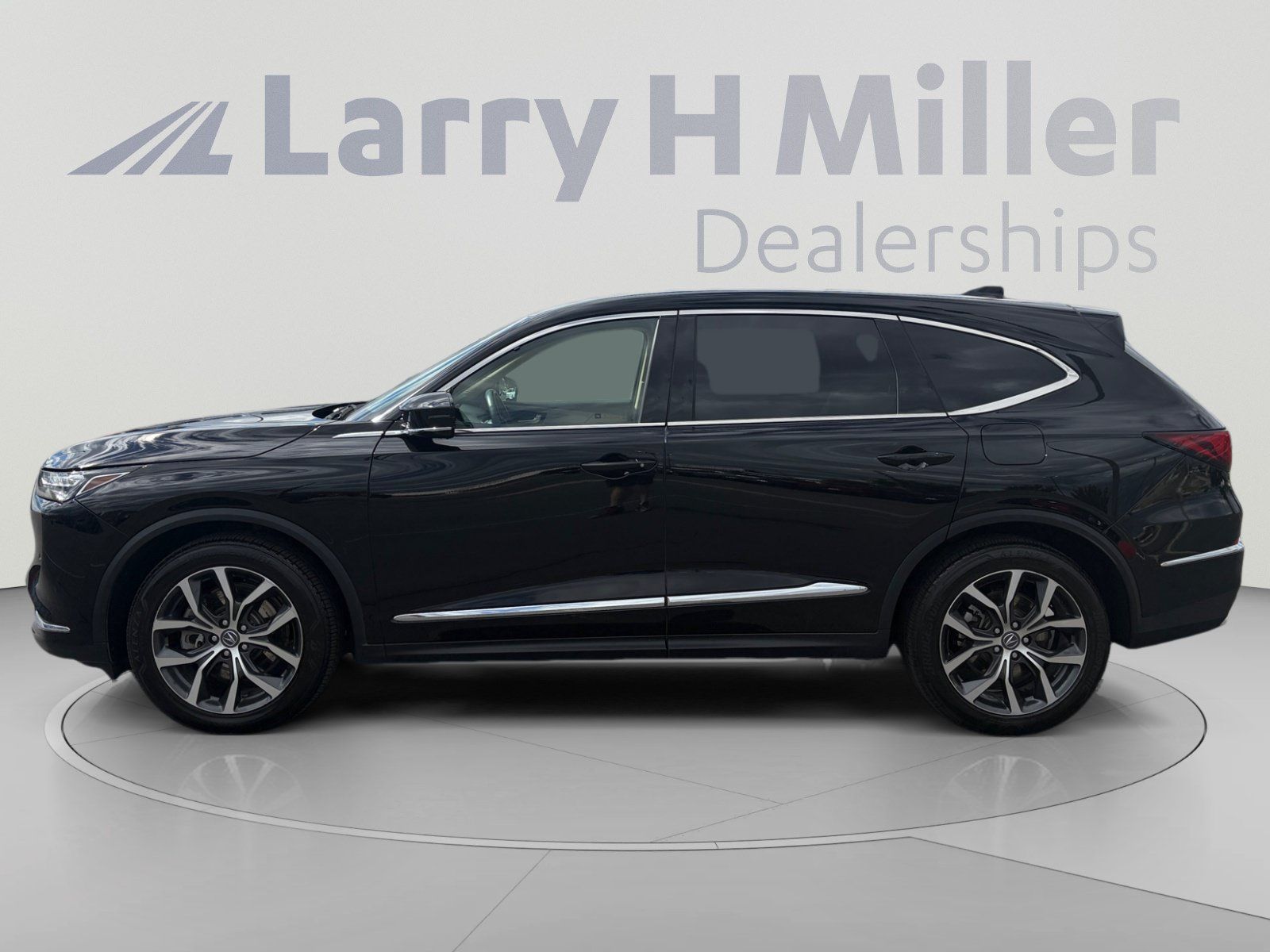 Used 2023 Acura MDX w/ Technology Package AWD/4WD image 2